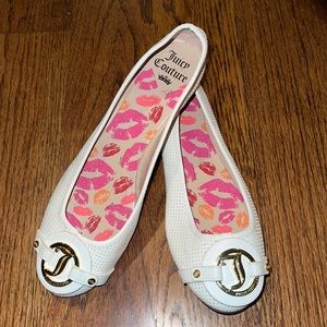 Juicy Couture flats size 10. Fits true to size